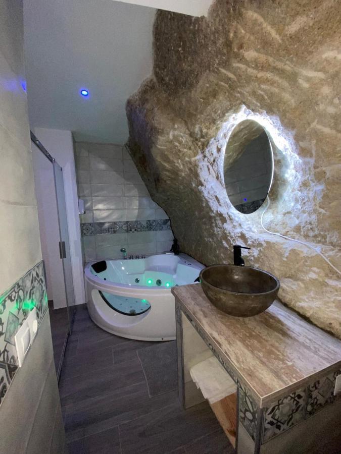 Casita En El Tajo Setenil De Las Bodegas Exterior foto